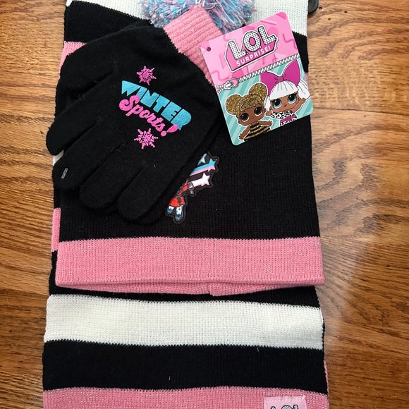GIRLS L.O.L. SURPRISE HAT,  SCARF  AND GLOVE SET  #K81 - Picture 2 of 2